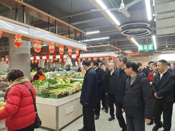 市委書記胡亞波帶隊(duì)至市場(chǎng)運(yùn)營公司所屬象山市場(chǎng)開展安全生產(chǎn)和物資保供檢查活動(dòng)(2)98.png